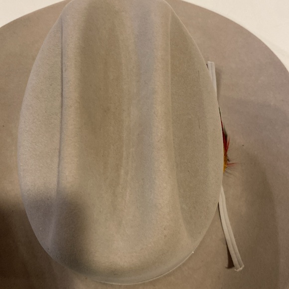 Vintage Stetson cowboy hat tan with feather on the side in original box - Picture 8 of 9